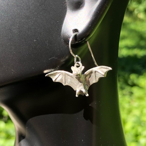 ❌SOLD❌ Silver Bat Dangle Earrings - Picture 4 of 6